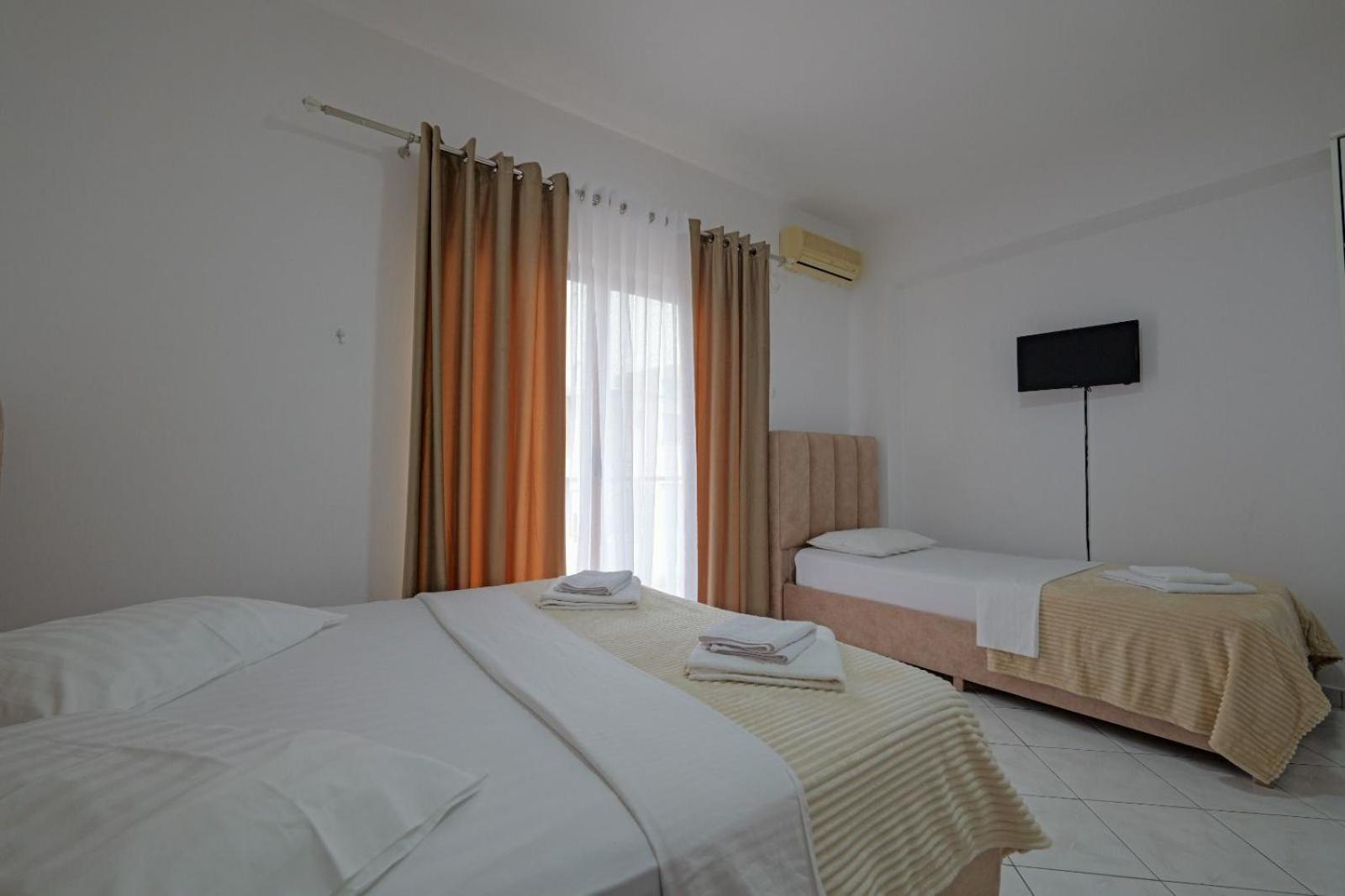 Hotel Eden Sarandë Buitenkant foto